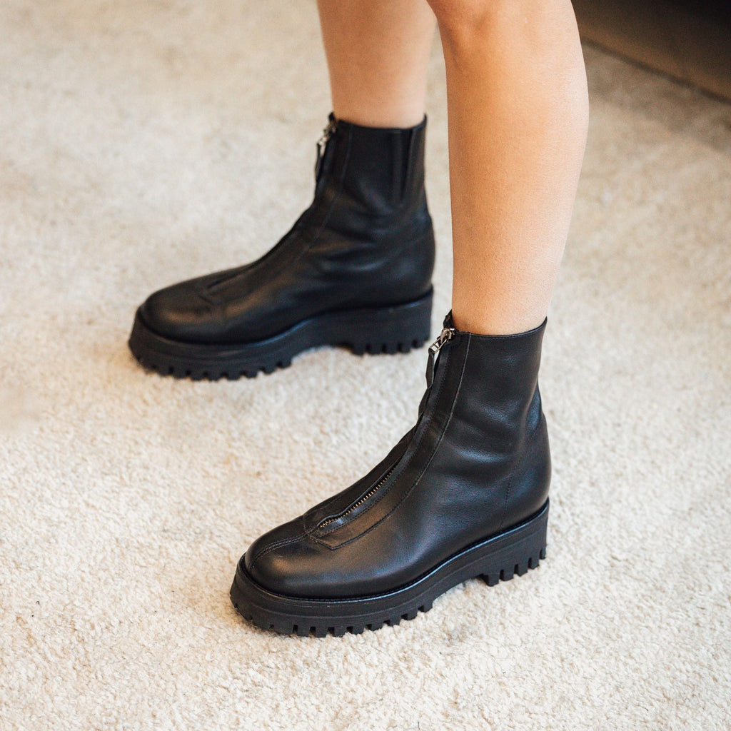 Roma Lug Sole (Black Zipper)
