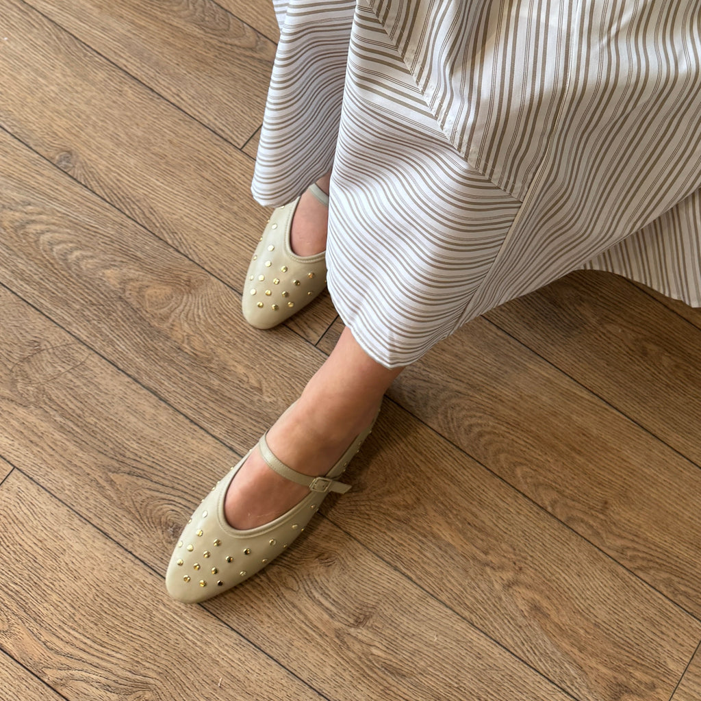 Cori Studs Beige
