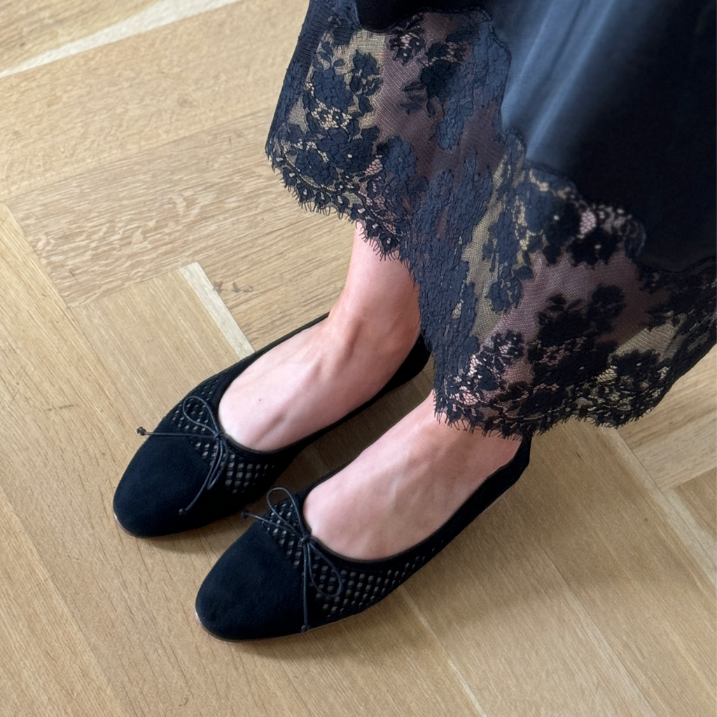 Como - Perforated Black Suede