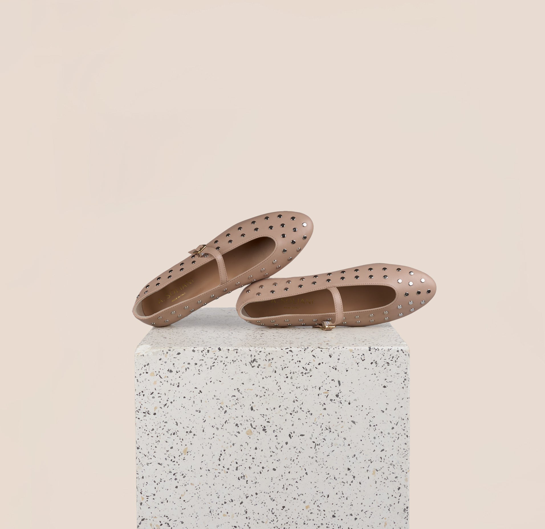 Bari Studs - Beige Nude