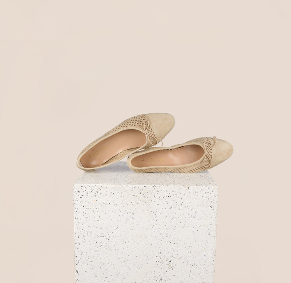 Como - Perforated Beige (Suede)