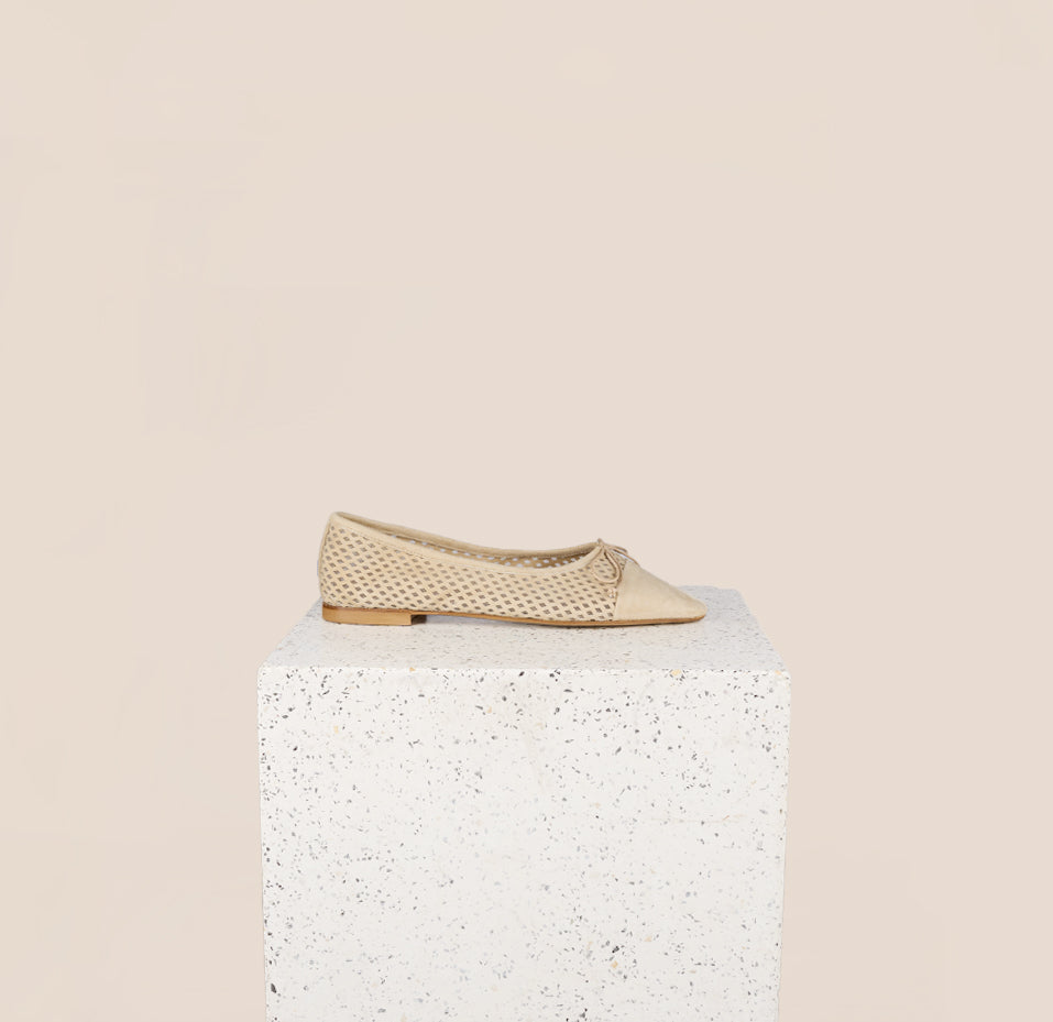 Como - Perforated Beige (Suede)