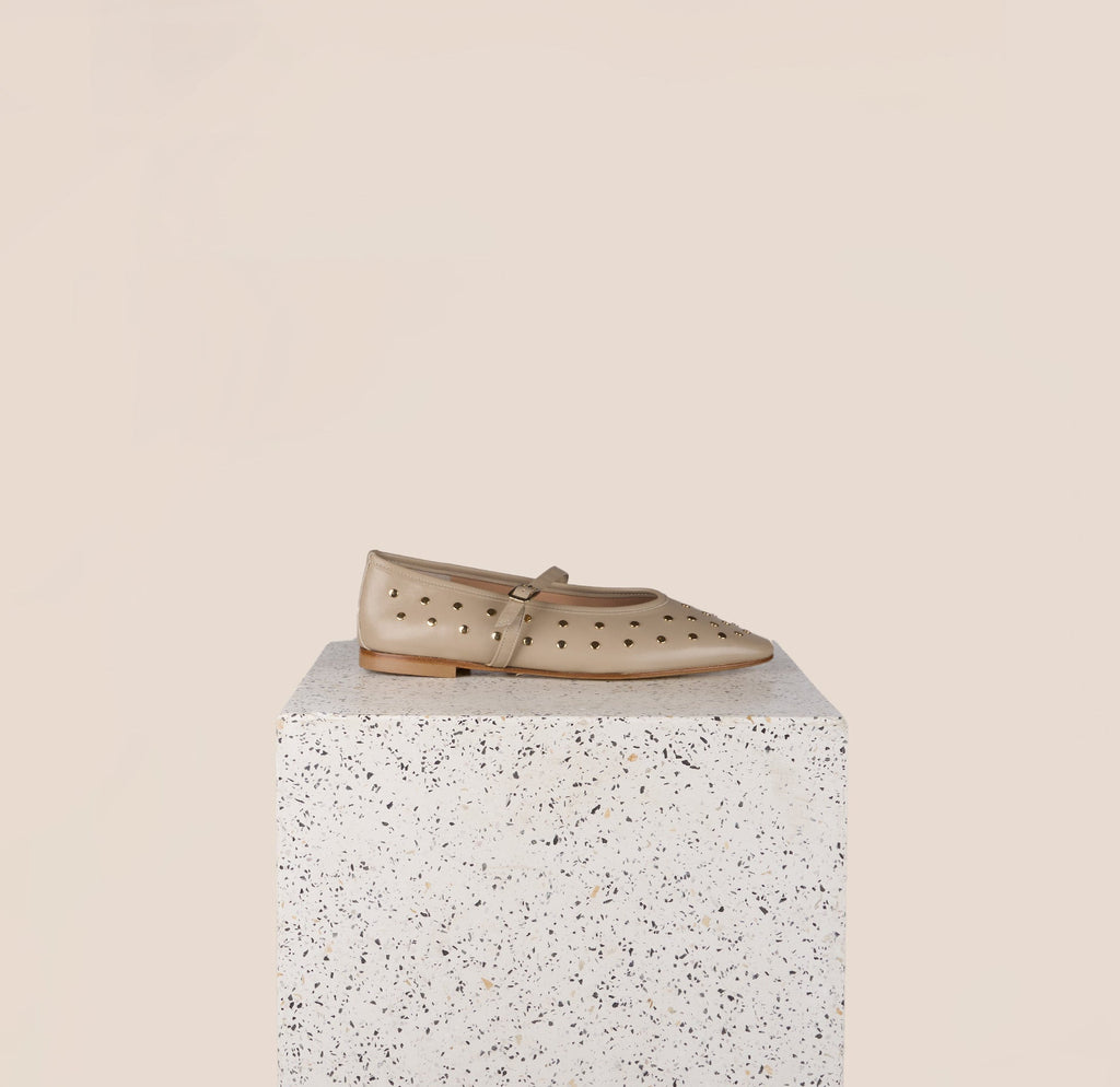 Cori Studs Beige