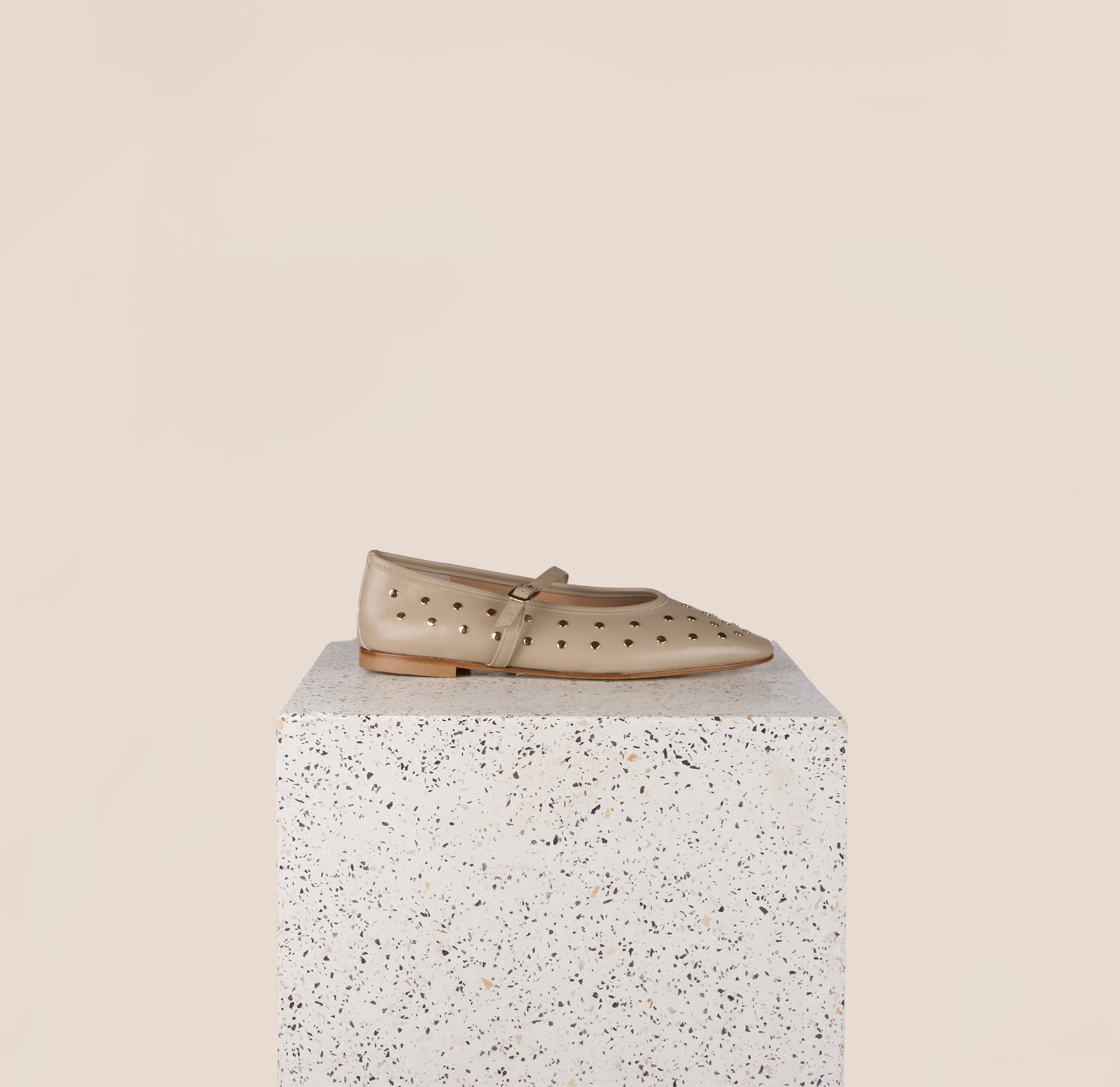 Cori Studs Beige