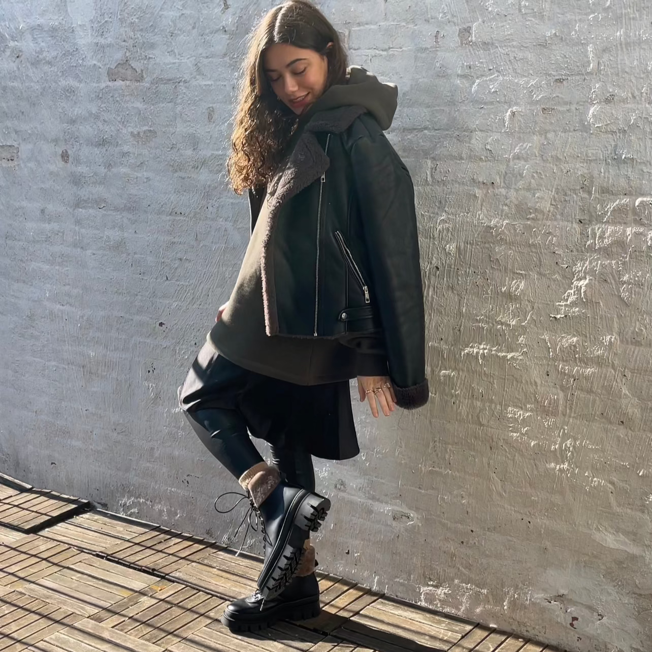 Moena - Black Leather/Shearling