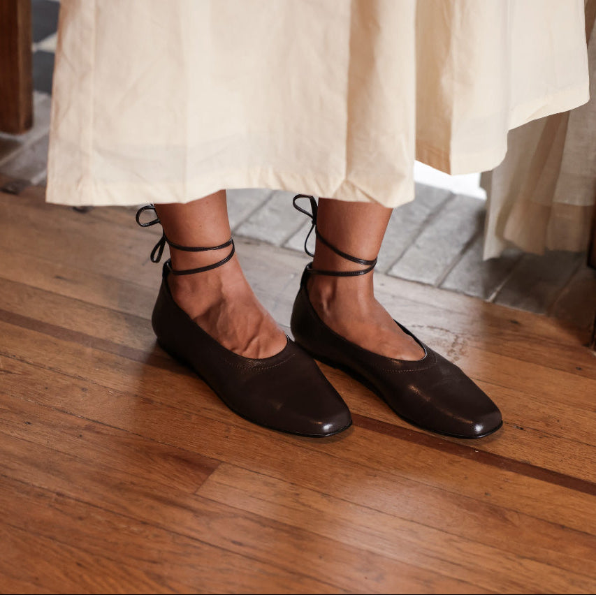 Imola - Chocolate Leather (Removable Ties)