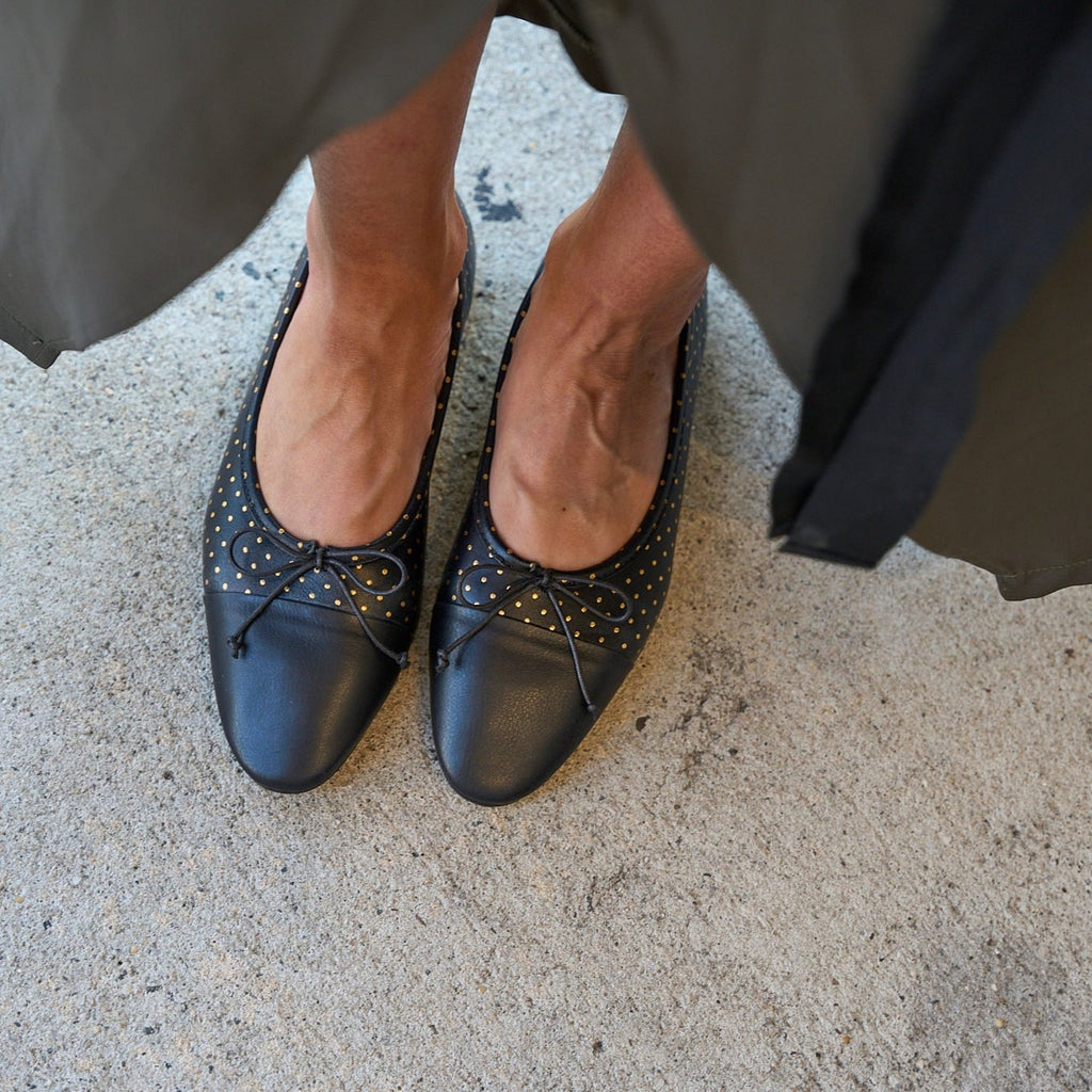 Como - Dotted Gold/Black Leather