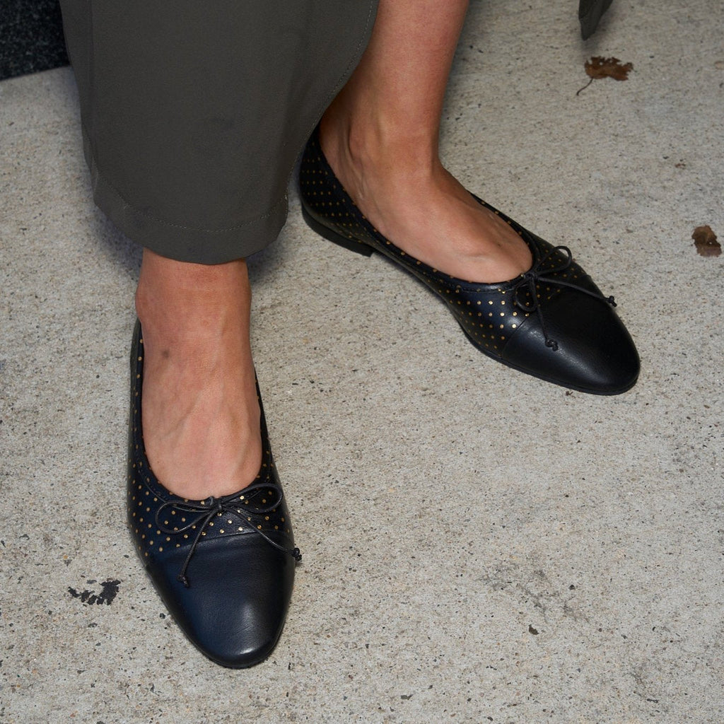 Como - Dotted Gold/Black Leather